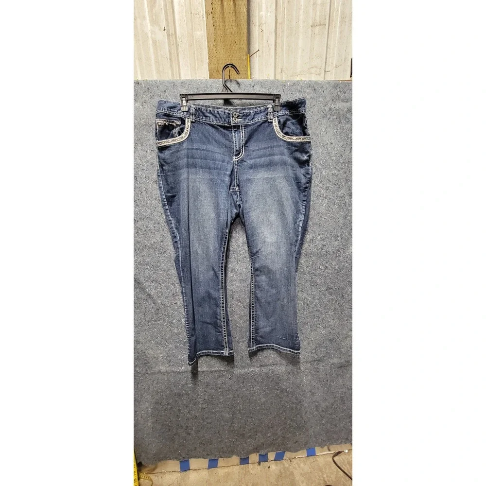 Maurices‎ White Gold Stitching Rhinestones Blue Jeans Size 24 Short
